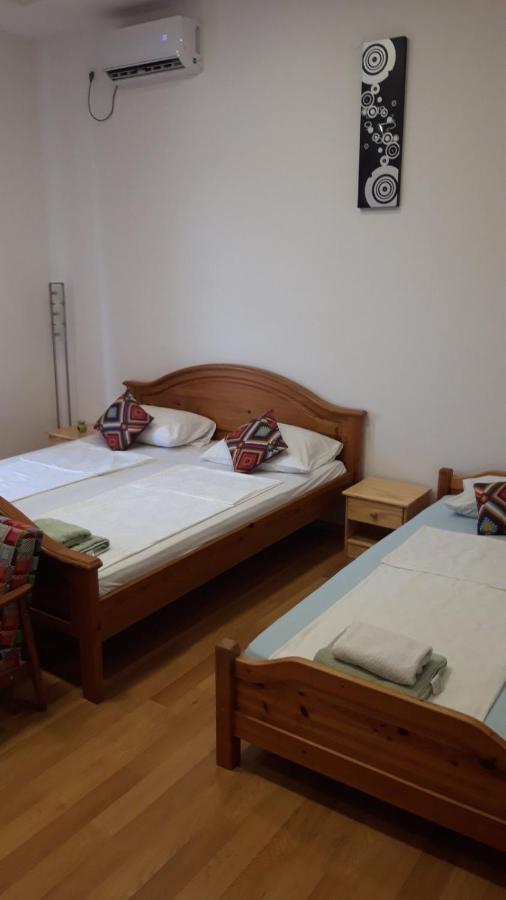 Apartment And Rooms"Tabasnice"Tuzla Centar Buitenkant foto