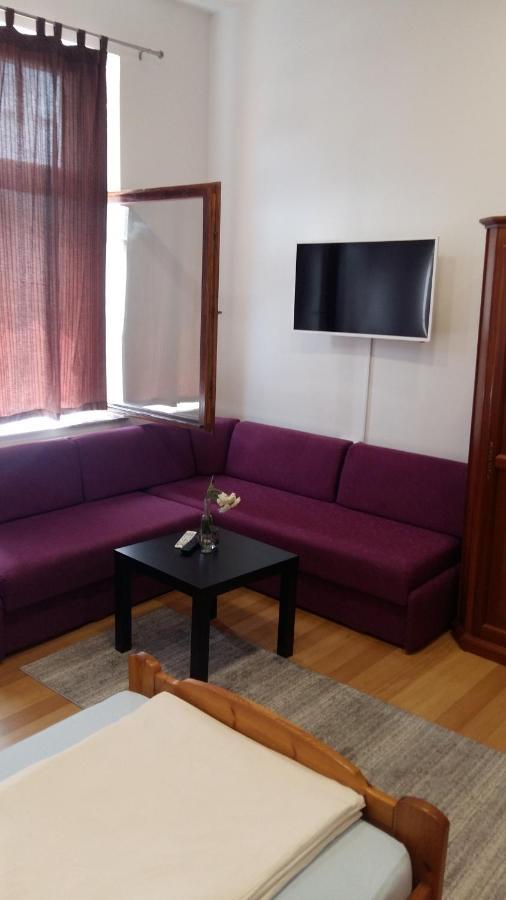 Apartment And Rooms"Tabasnice"Tuzla Centar Buitenkant foto