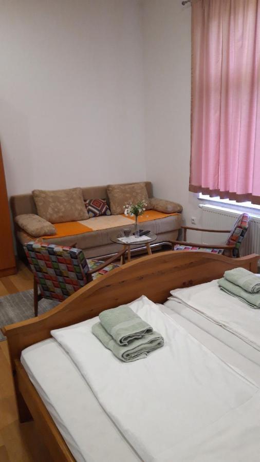 Apartment And Rooms"Tabasnice"Tuzla Centar Buitenkant foto