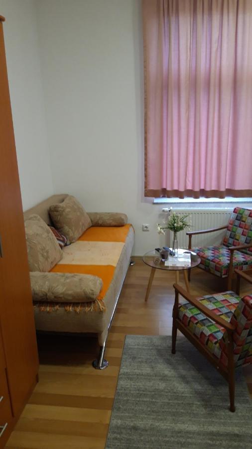 Apartment And Rooms"Tabasnice"Tuzla Centar Buitenkant foto