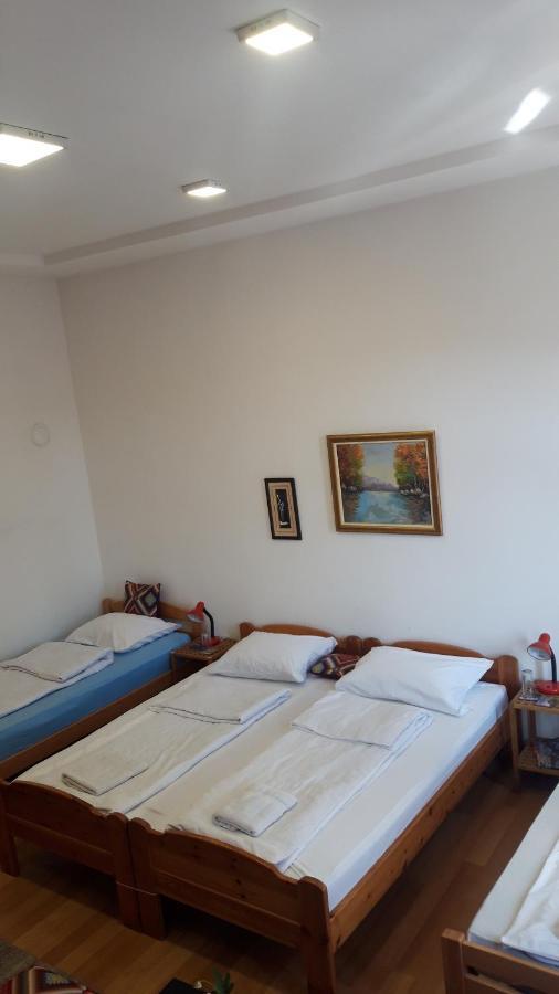 Apartment And Rooms"Tabasnice"Tuzla Centar Buitenkant foto
