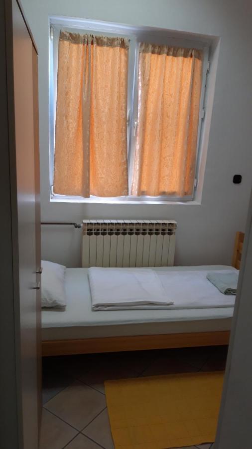 Apartment And Rooms"Tabasnice"Tuzla Centar Buitenkant foto